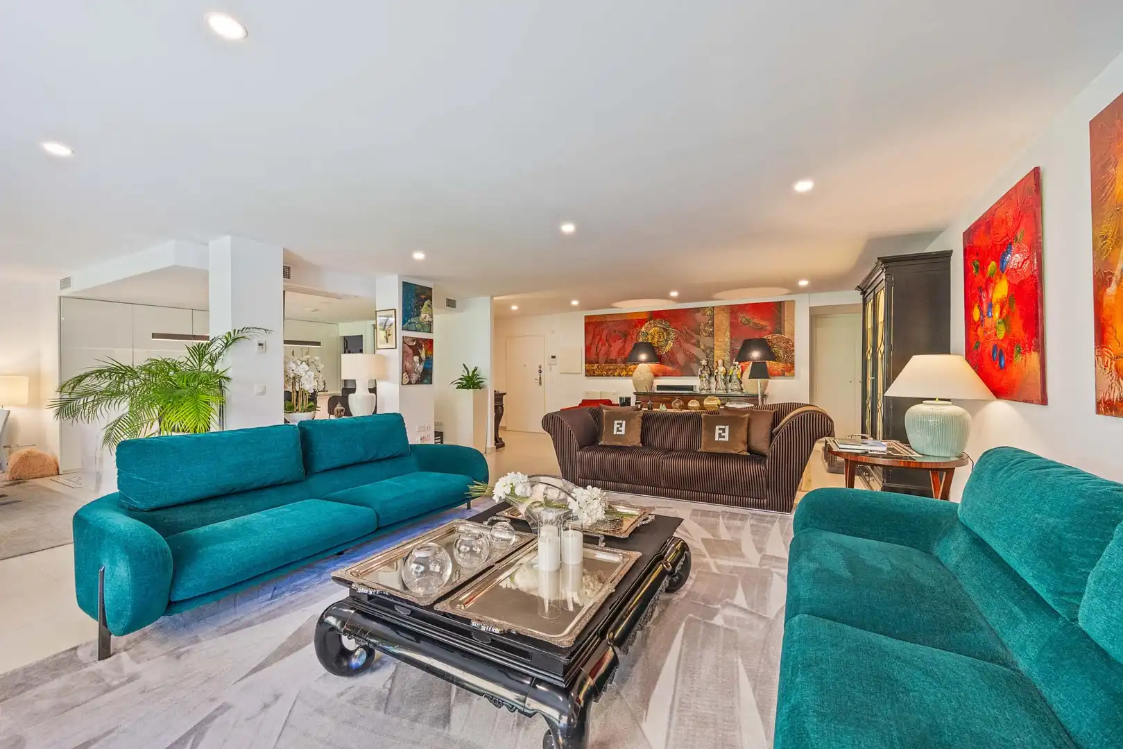Sala de estar de Planta baja en venta en Sotogrande con Aire acondicionado, Calefacción y Jardín privado