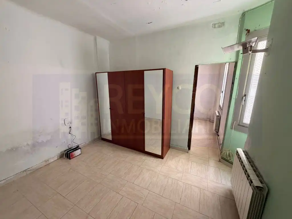 Dormitori de Apartament en venda en  Logroño