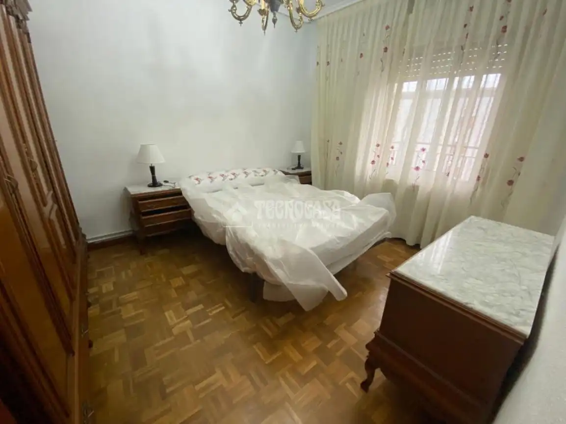 Habitación de Piso en venta en Valladolid con Calefacción, Parquet y Terraza
