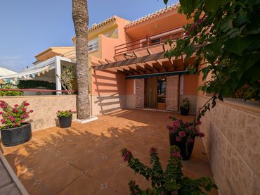 Maison mitoyenne avec balcon à vendre à Avenida del Castellar