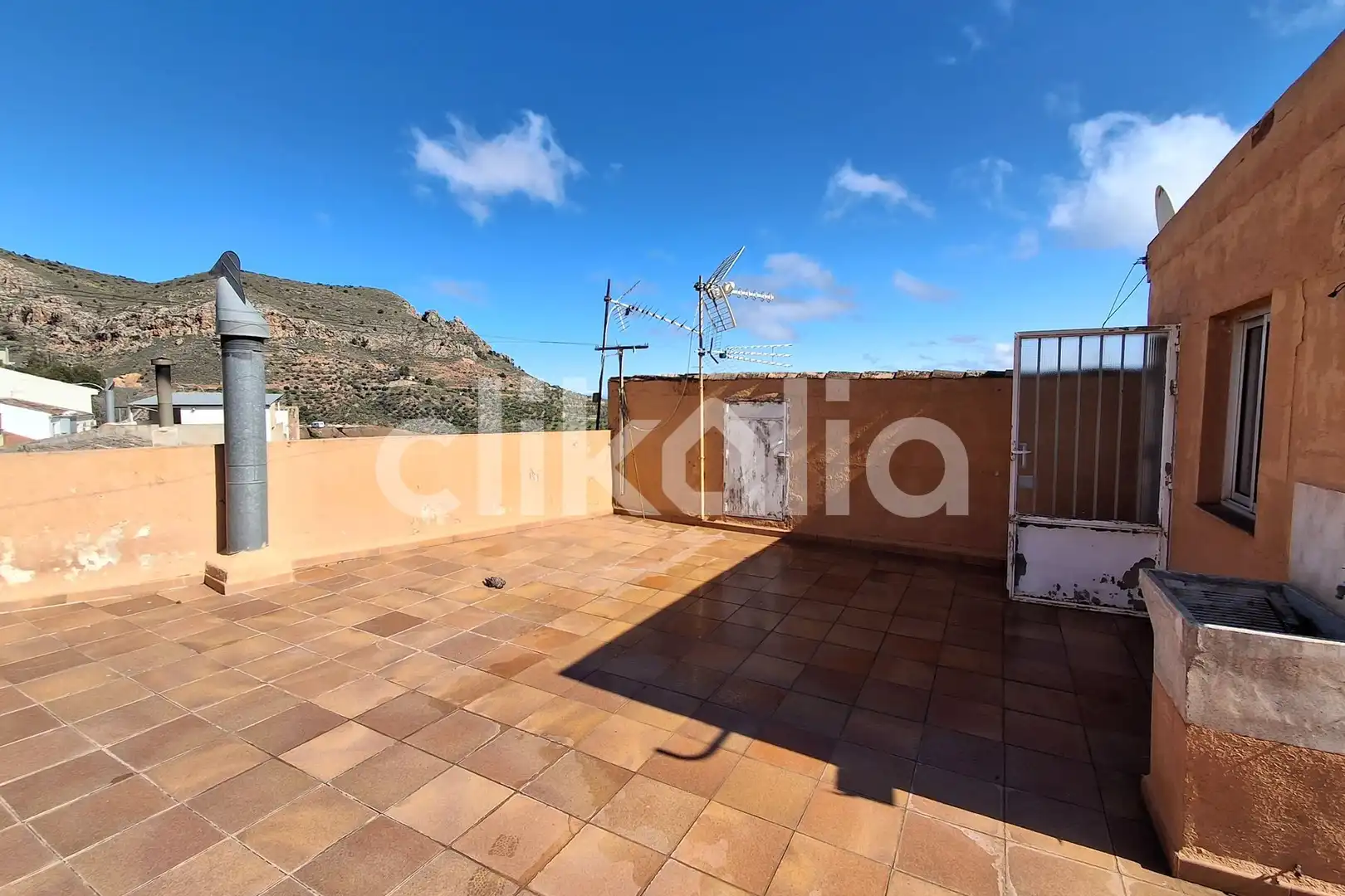 Vista exterior de Casa o chalet en venta en Cabra del Santo Cristo con Aire acondicionado y Terraza