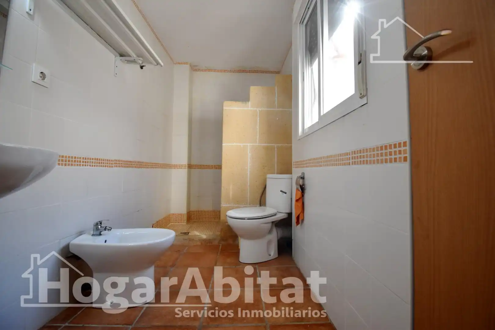 Baño de Piso en venta en Bellreguard con Aire acondicionado, Calefacción y Terraza