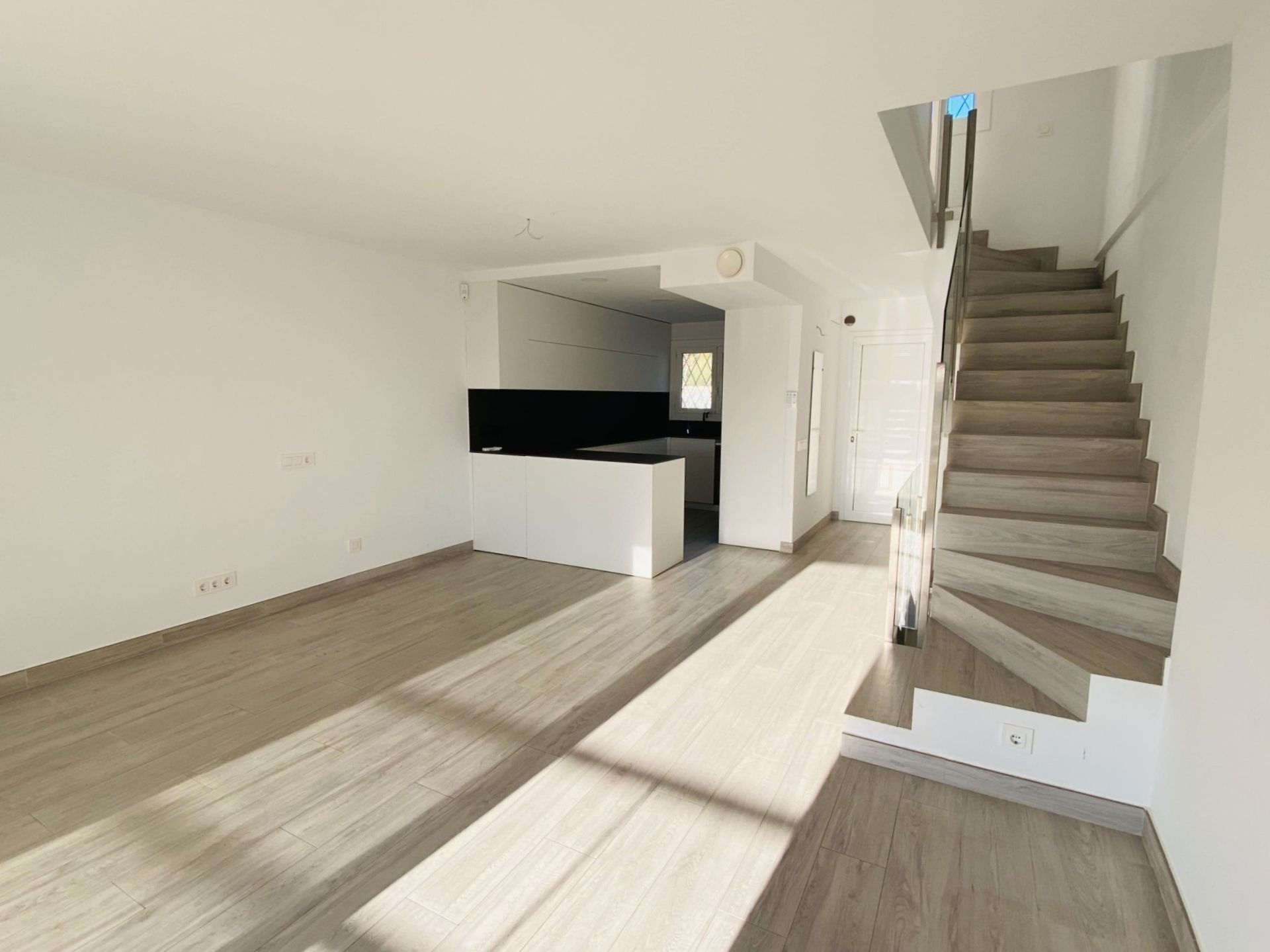 Casa adosada de lloguer a Carrer de Jaume Balmes, Urbanitzacions