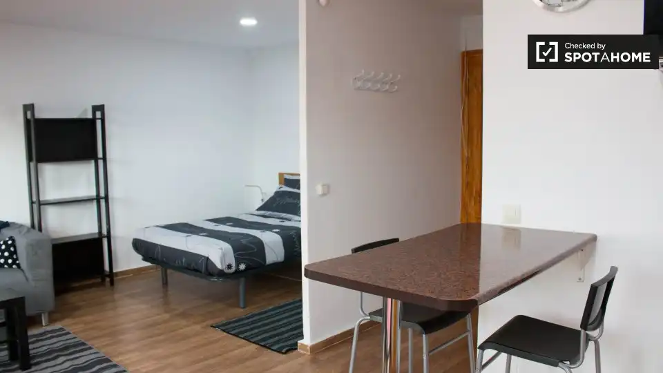Habitación de Piso de alquiler en Barcelona con Aire acondicionado, Calefacción y Amueblado
