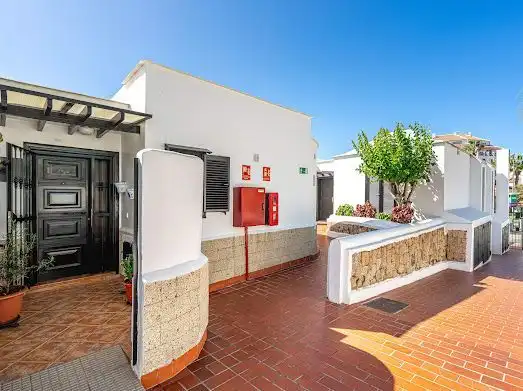 Vista exterior de Casa o xalet en venda en Arona amb Aire condicionat, Calefacció i Terrassa