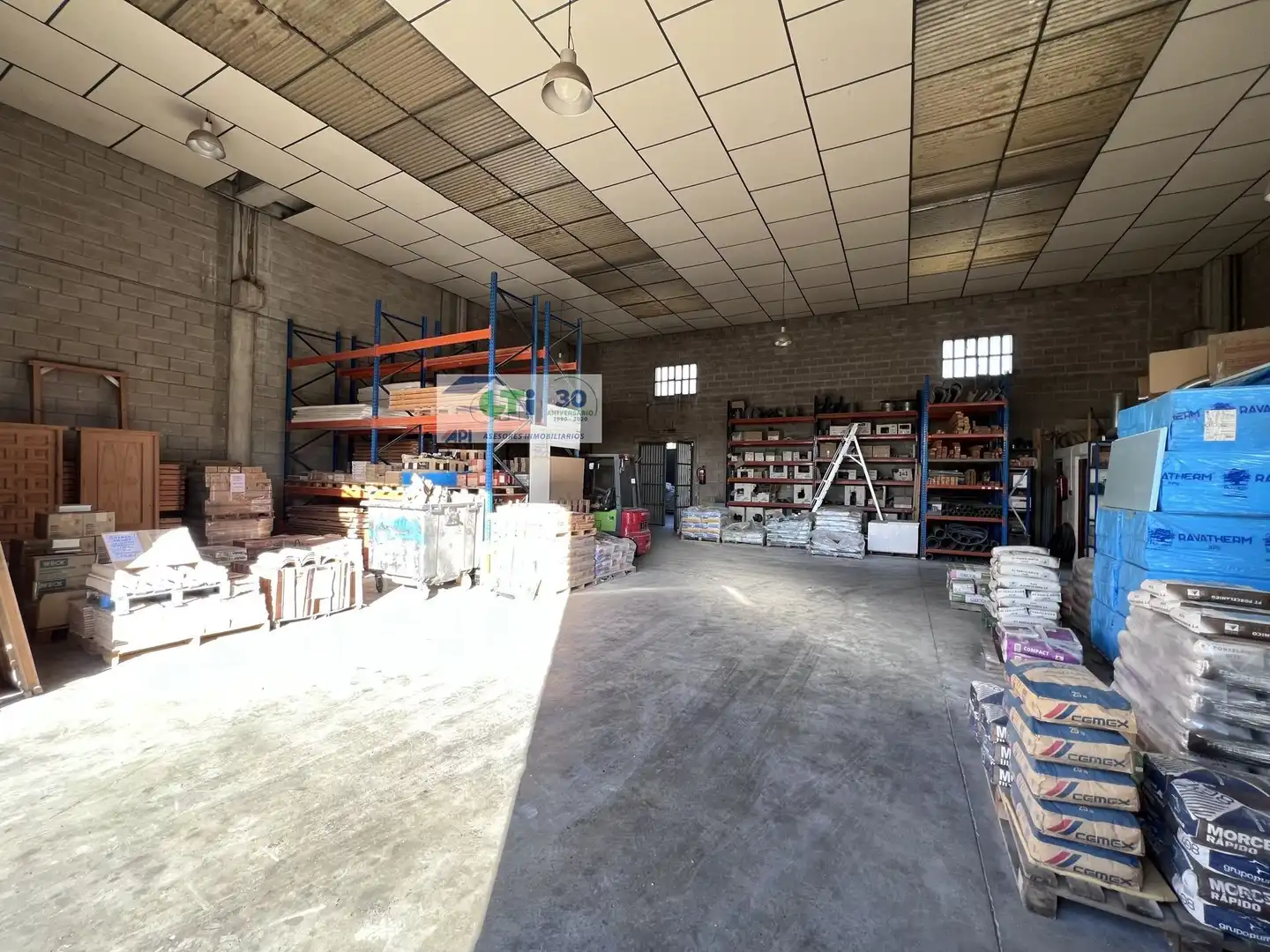 Fabrikhallen zur Miete in Zaragoza