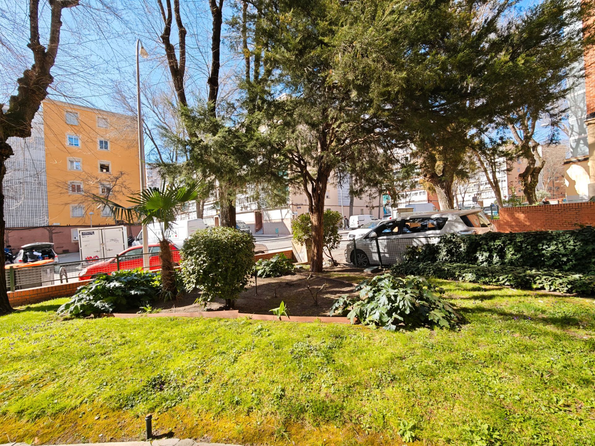 Jardín de Piso en venta en  Madrid Capital con Calefacción, Jardín privado y Terraza