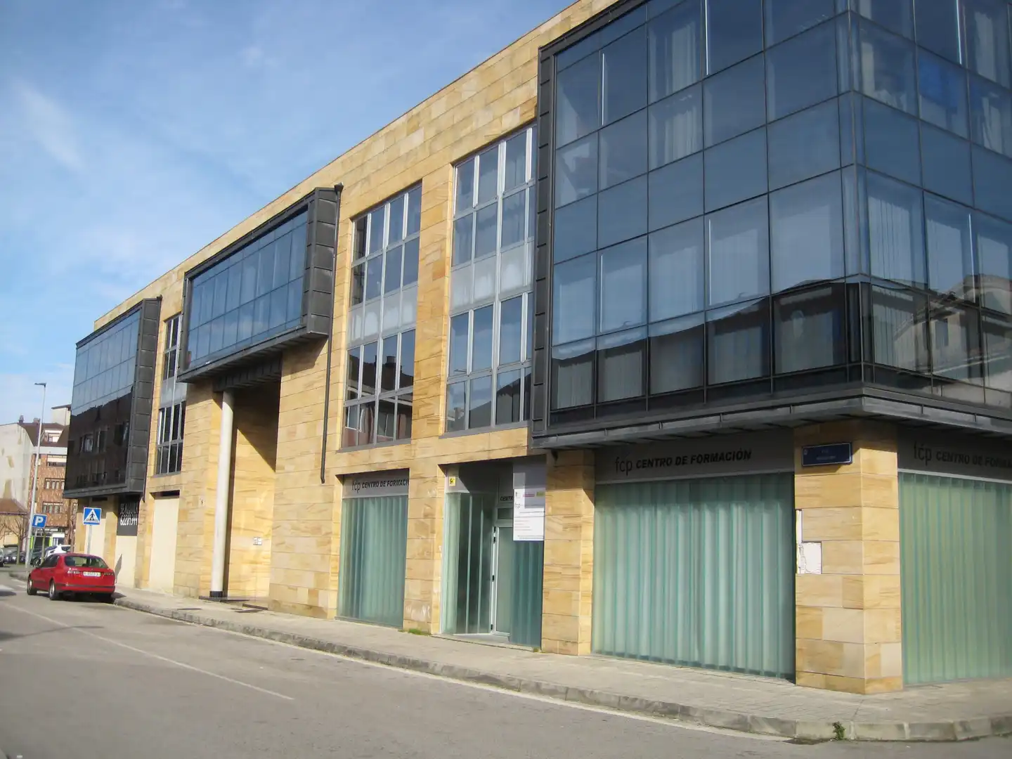 Außenansicht von Büro zur Miete in Santander mit Klimaanlage, Heizung und Möbliert