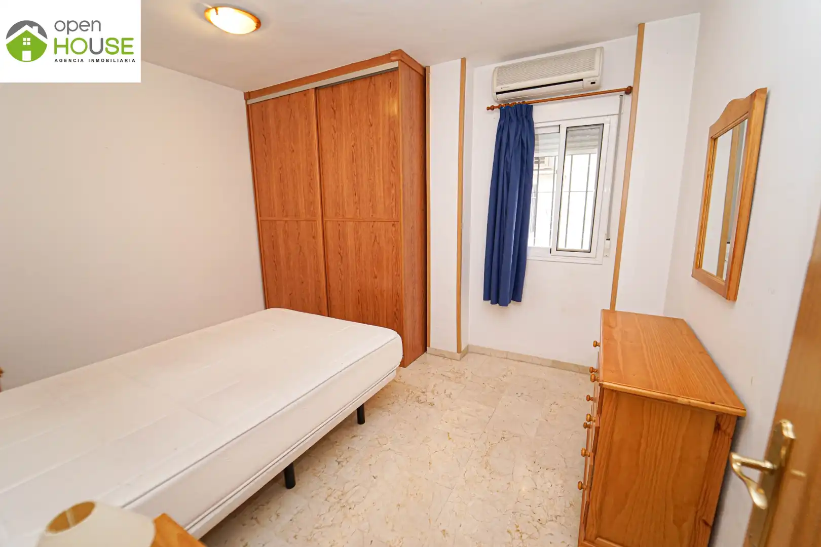 Habitación de Piso de alquiler en Güéjar Sierra con Aire acondicionado, Terraza y Amueblado