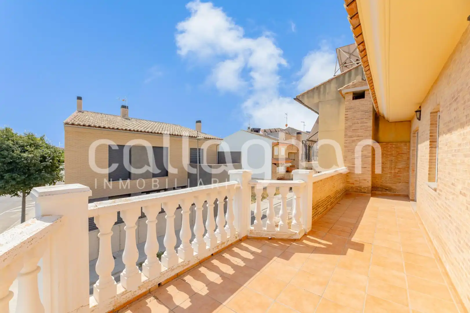 Terrassa de Casa o xalet en venda en Sagunto / Sagunt amb Calefacció, Jardí privat i Terrassa