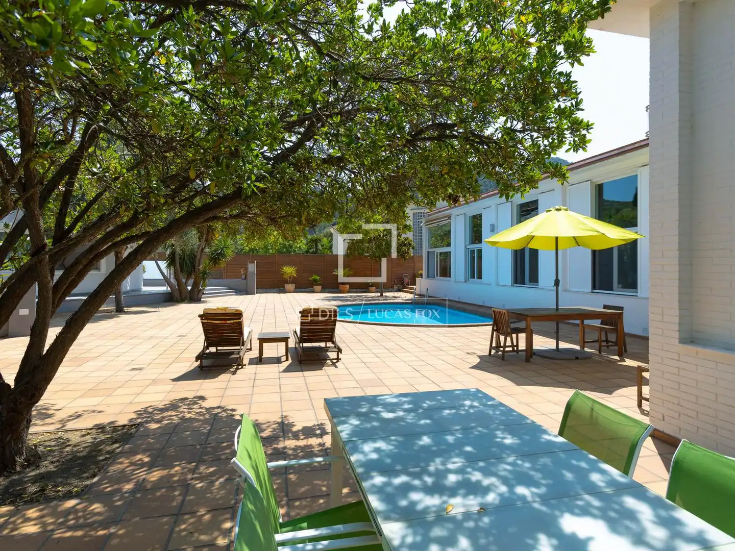 Villa avec piscine à vendre à Nucli Urbà
