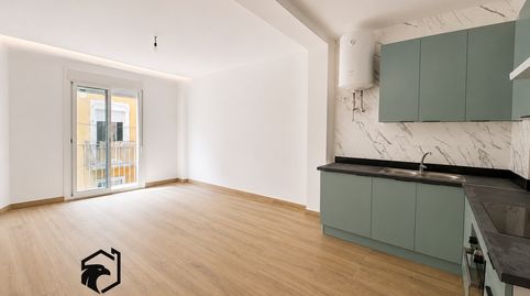 Foto 2 de Piso en venta en Carrer D'eugeni Mata, Centre, Reus