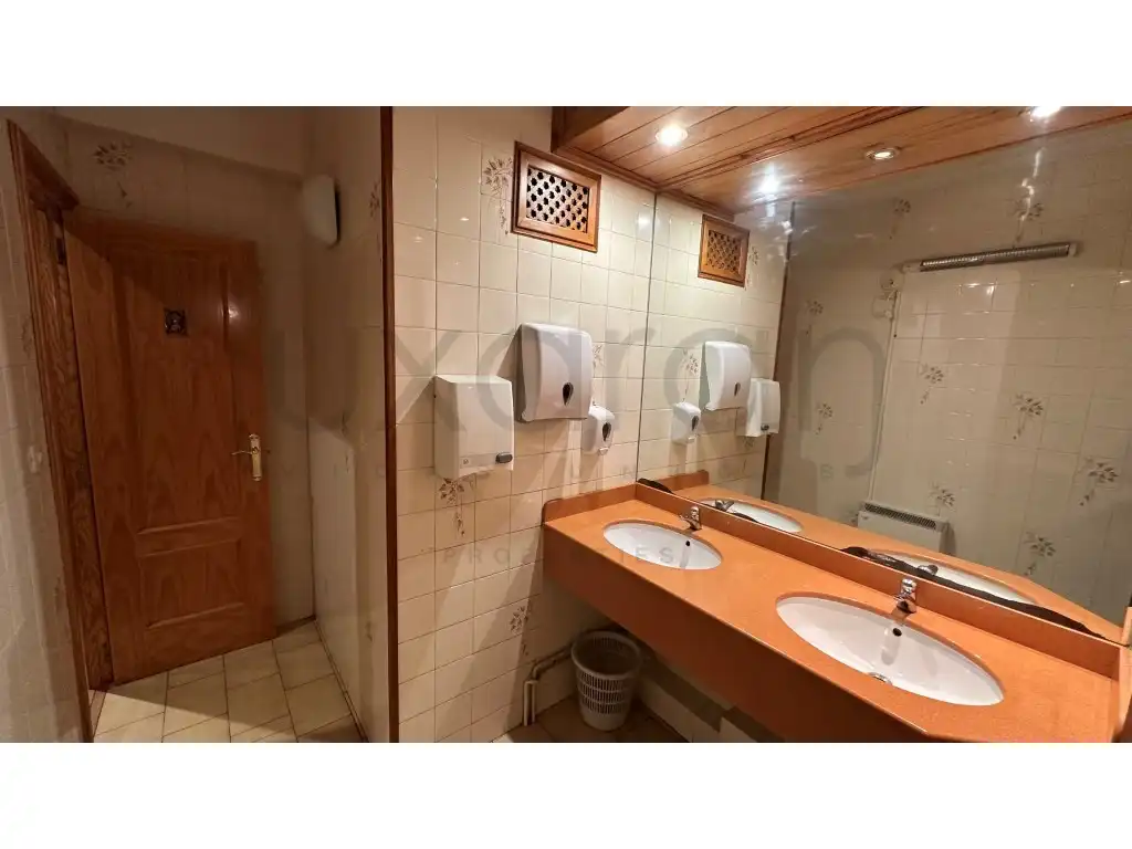 Bathroom of Commercial properties for sale in Bossòst