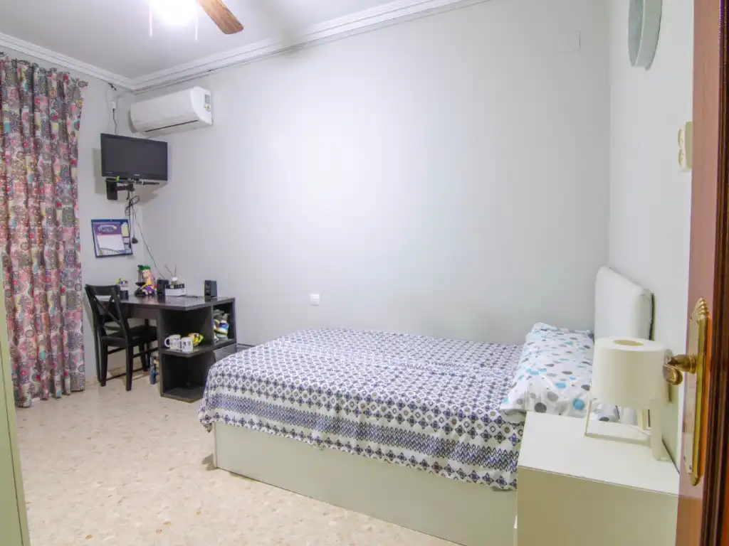 Dormitori de Casa o xalet en venda en La Rinconada