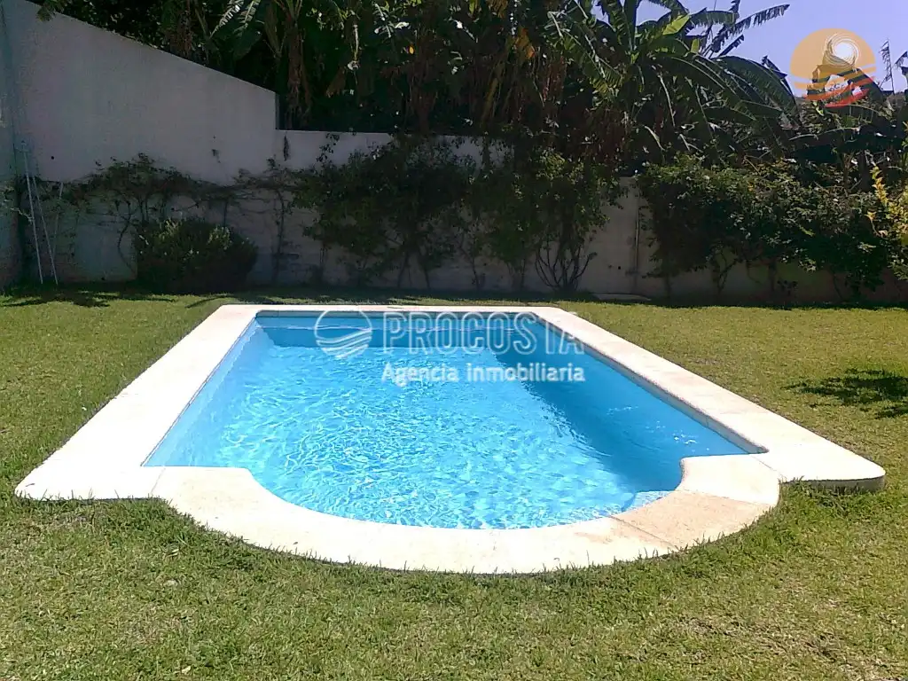 Piscina de Casa adosada en venta en Almuñécar con Aire acondicionado, Jardín privado y Terraza
