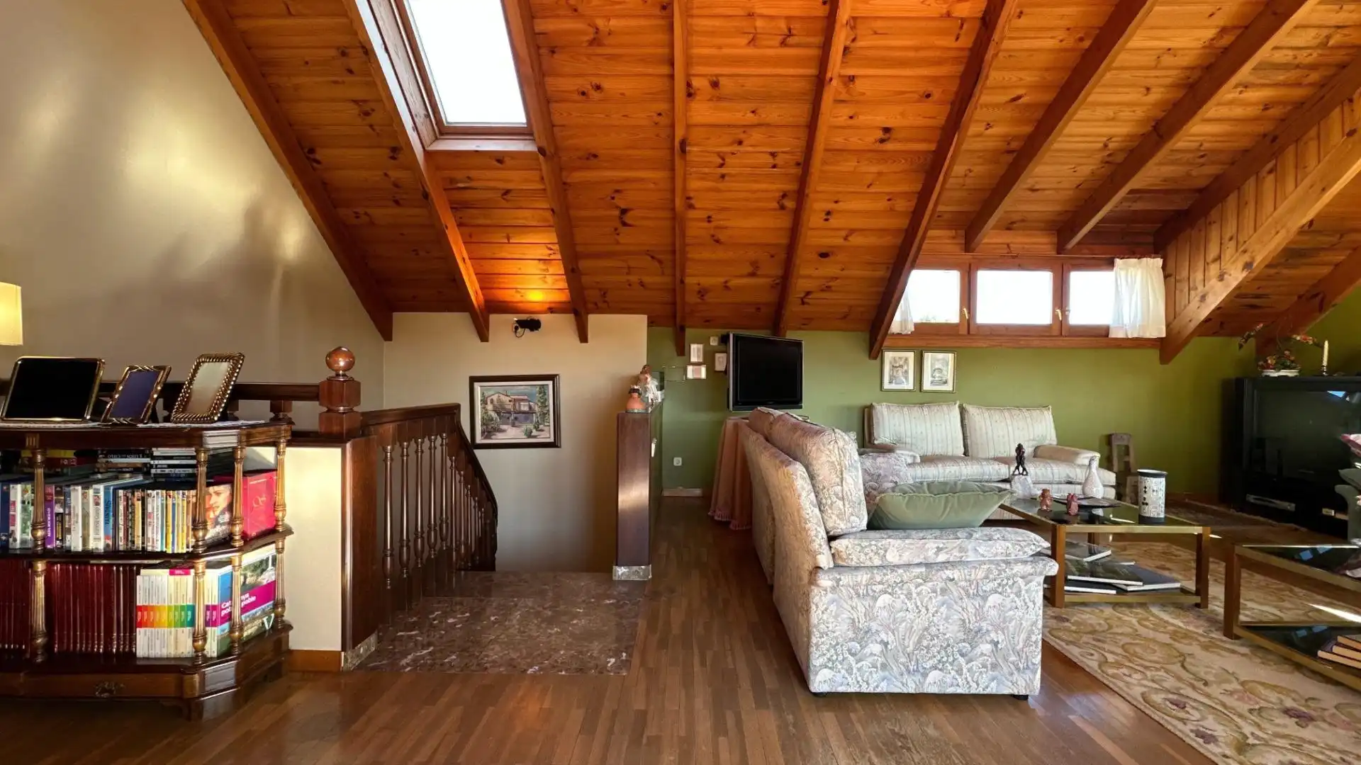 Living room of Houses for sale in Sant Cugat del Vallès  with Heating, Private garden and Parquet flooring