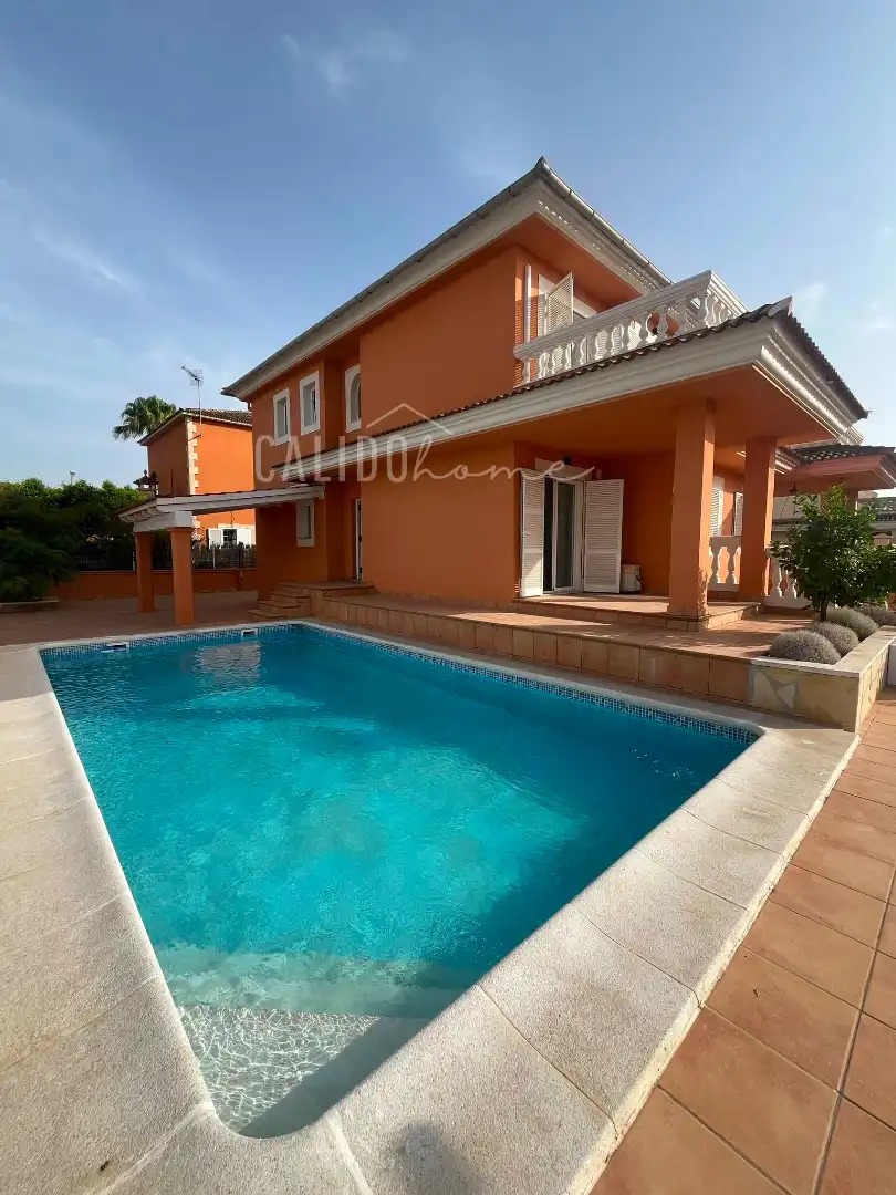 Piscina de Casa adosada en venda en Marratxí amb Aire condicionat, Calefacció i Jardí privat