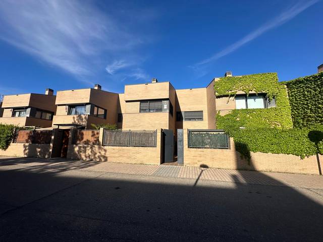 Casa-chalet en Venta en Las Castañeras - Bulevar