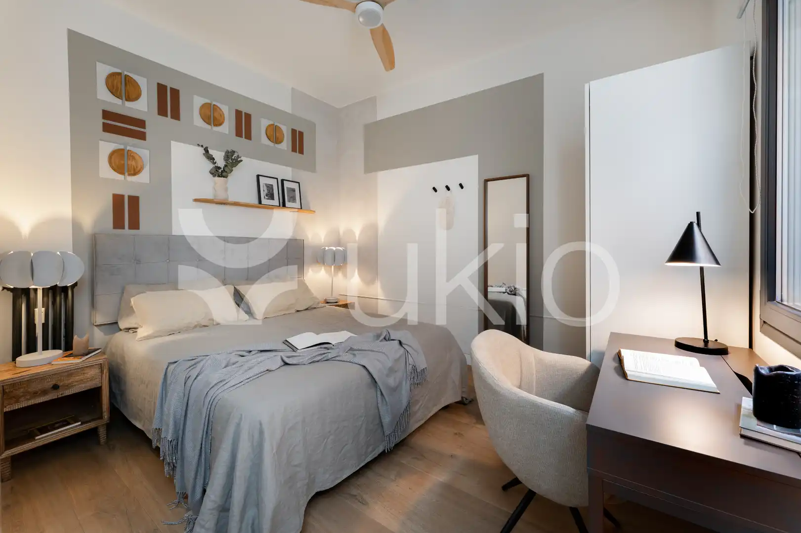Dormitori de Apartament de lloguer en Madrid amb Aire condicionat, Calefacció i Moblat