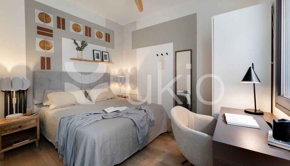Apartamento de alquiler en Paseo de la Reina Cristina, Jerónimos - Imagen 4