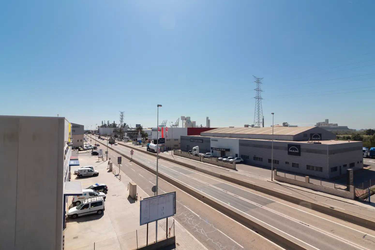 Büro zur Miete in Puerto de Sagunto - AV PUERTO POL.IND.INGRUINS, Avenida de Abril - 9 de Octubre