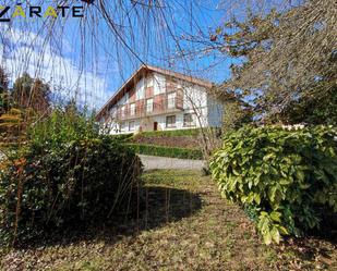 Vista exterior de Casa o xalet en venda en Larrabetzu amb Calefacció, Jardí privat i Terrassa