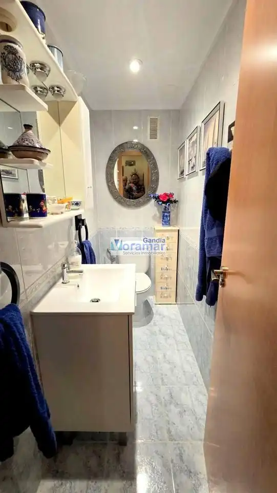 Badezimmer von Wohnungen zum Verkauf in Gandia mit Klimaanlage, Terrasse und Möbliert