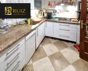 Kitchen of Flat for sale in  Granada Capital