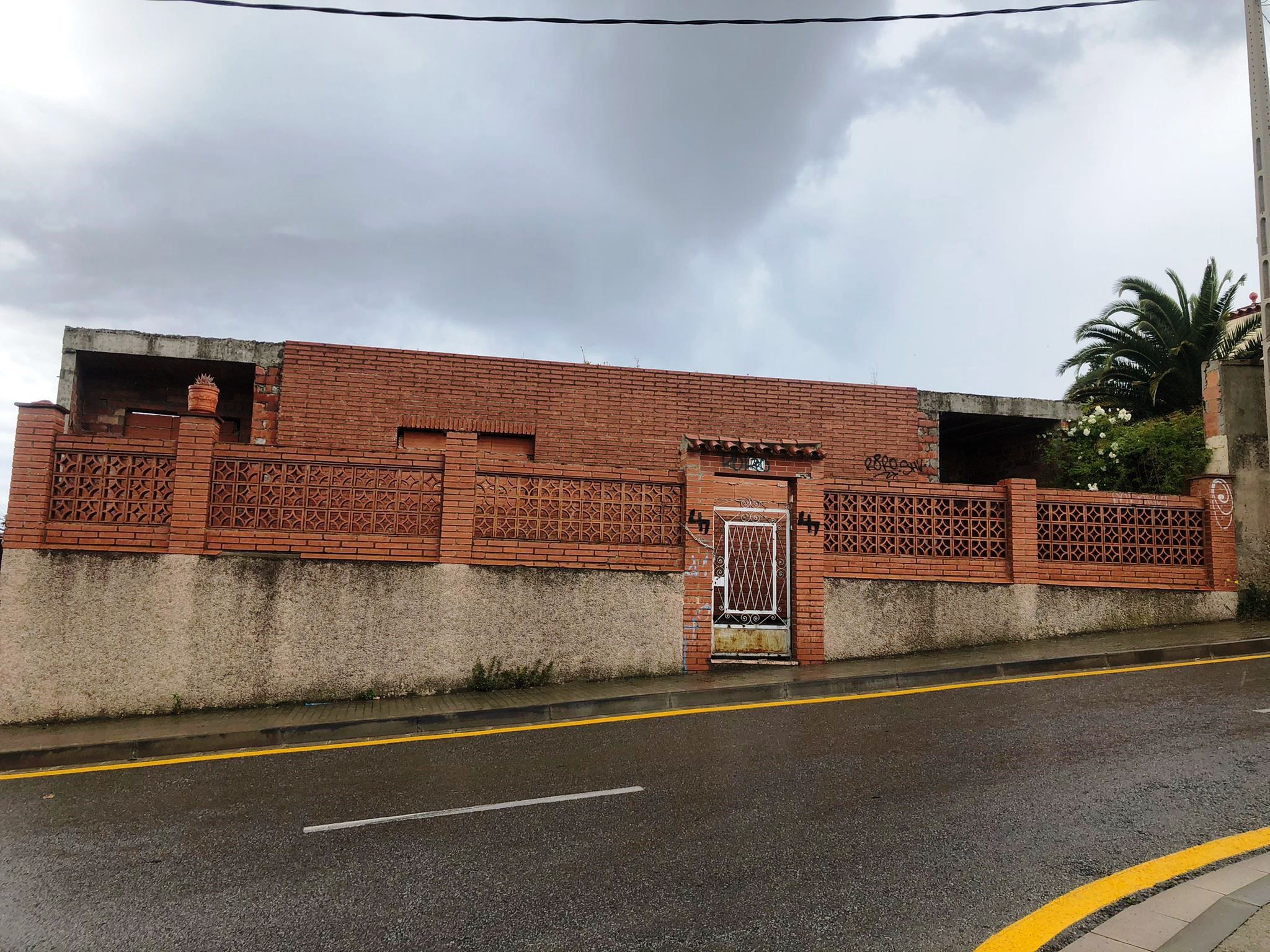 Vista exterior de Edificio en venta en Sant Vicenç Dels Horts