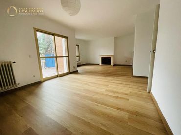 Chalet con piscina en venta en Rododendro