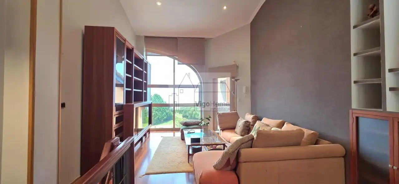 Living room of Duplexes for rent in Vigo   with Heating, Parquet flooring and Terrace