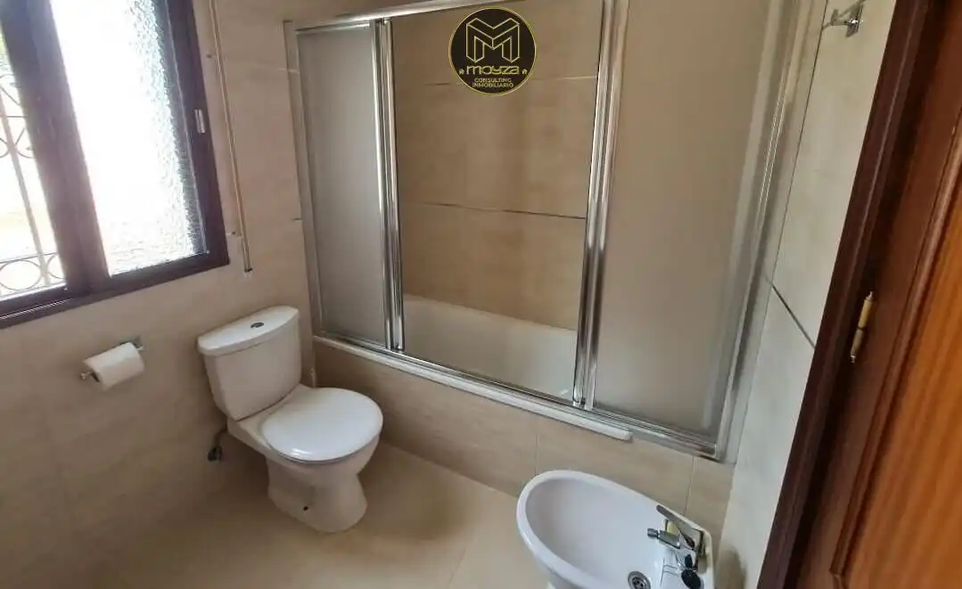 Bathroom of Houses for sale in Rota  with Air Conditioner, Terrace and Storage room