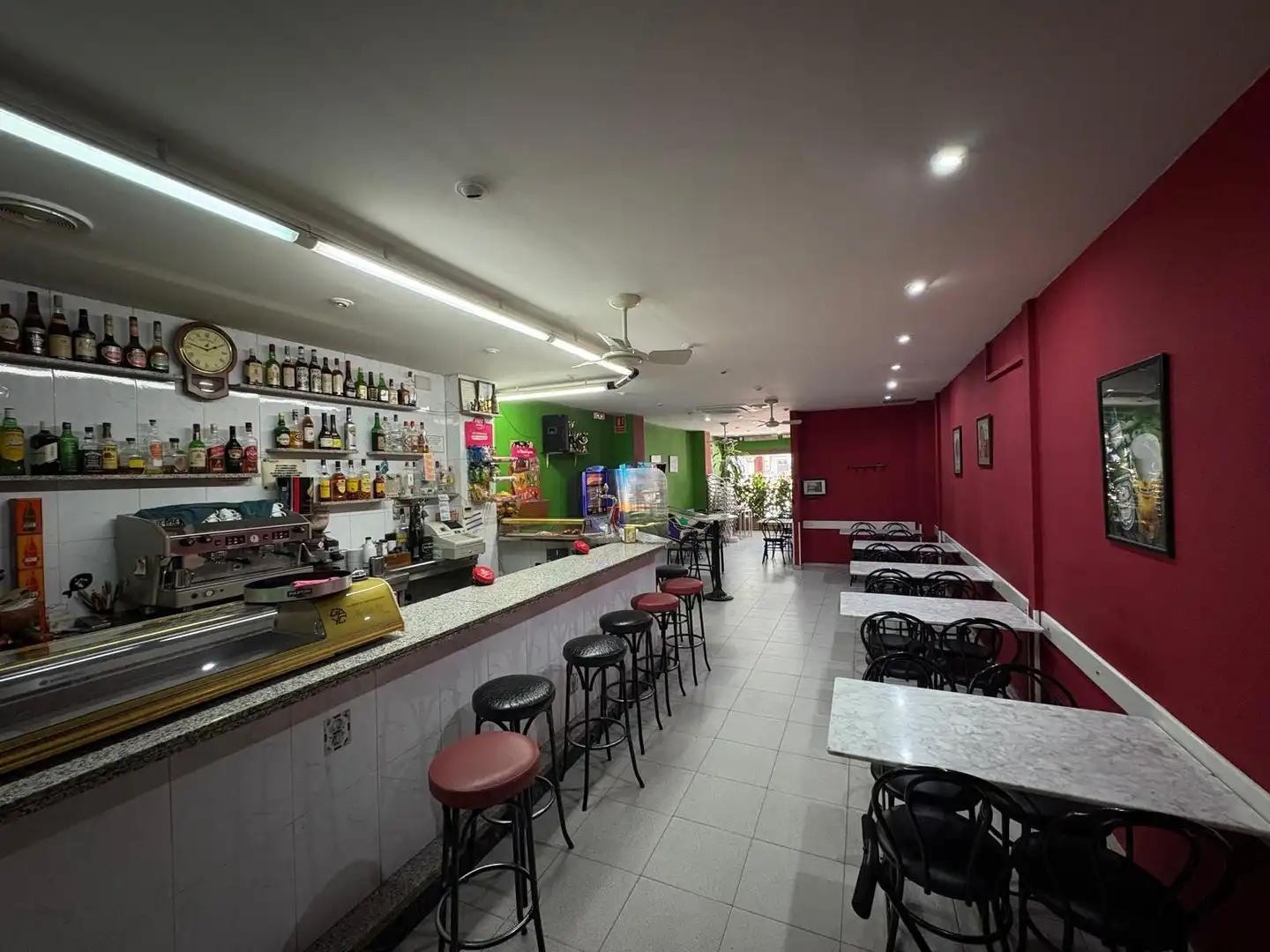 Local comercial en traspaso en Carrer BANYS, DELS