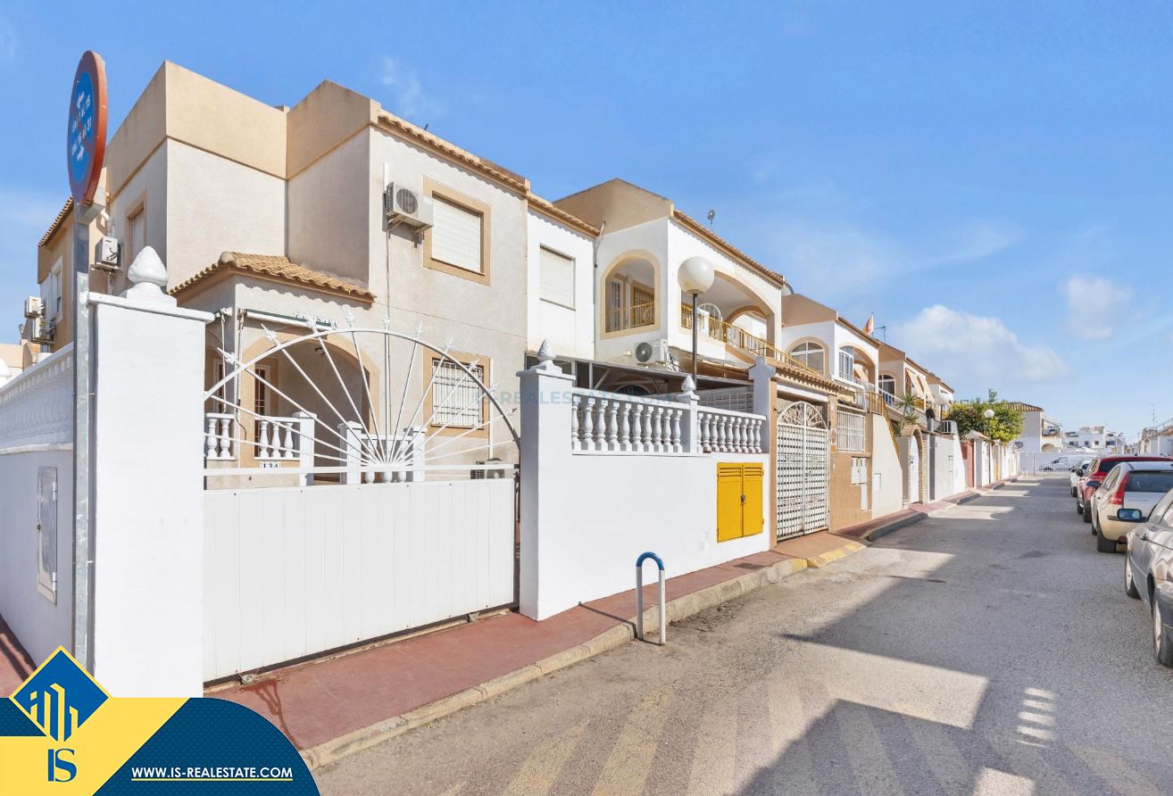 Exterior view of House or chalet for sale in Torrevieja  with Air Conditioner, Heating and Terrace