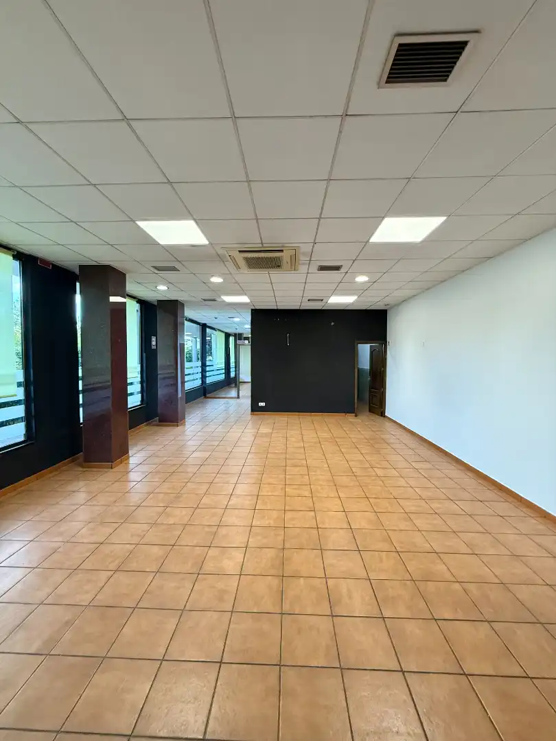 Local de alquiler en Valdemoro con Aire acondicionado, Terraza y Amueblado