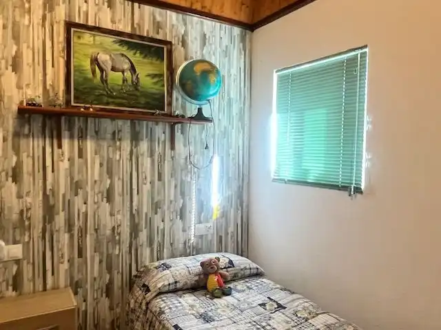 Dormitori de Casa o xalet en venda en Friol amb Jardí privat, Terrassa i Moblat
