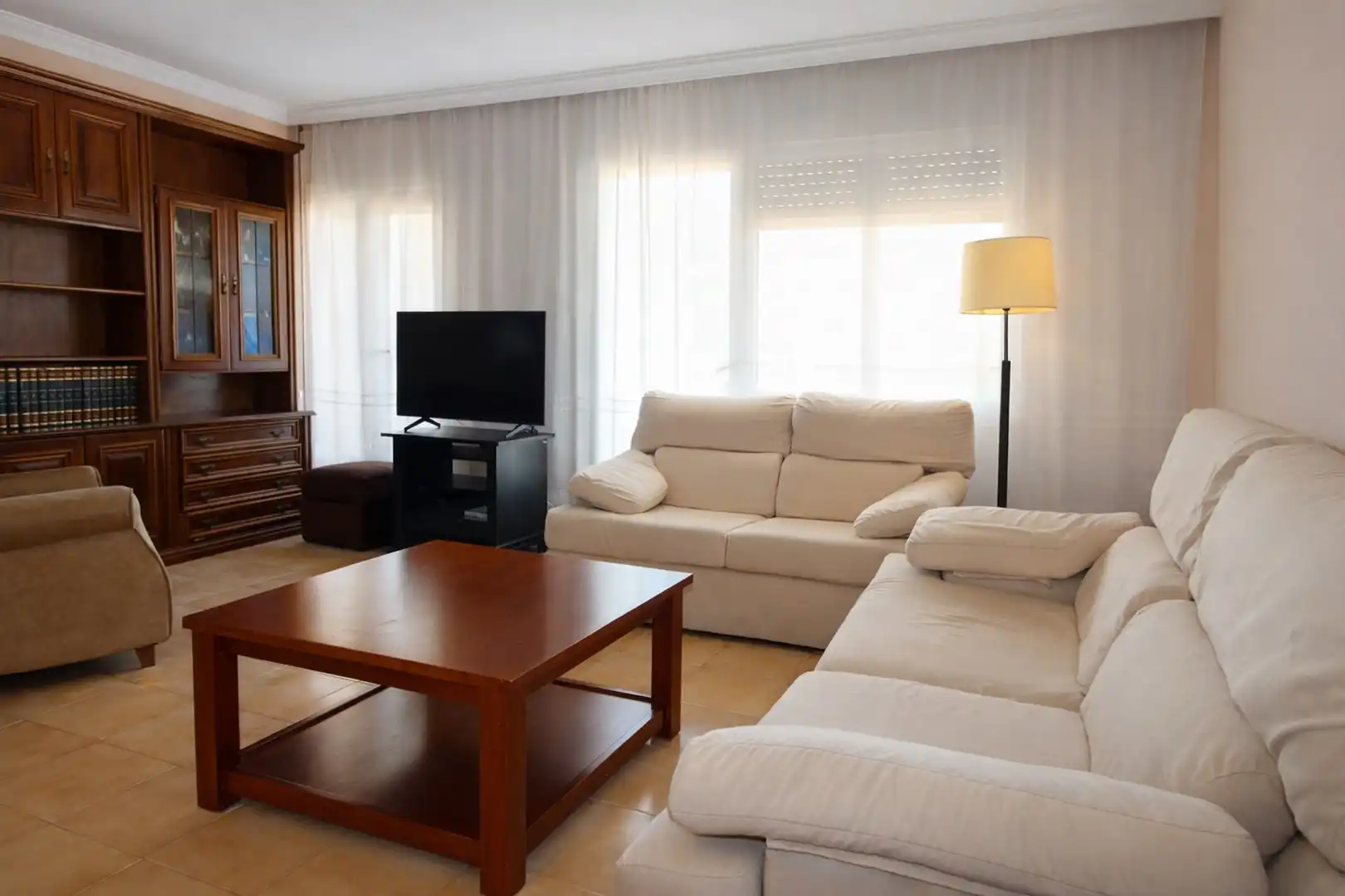 Sala de estar de Piso en venta en Figueres con Calefacción y Terraza