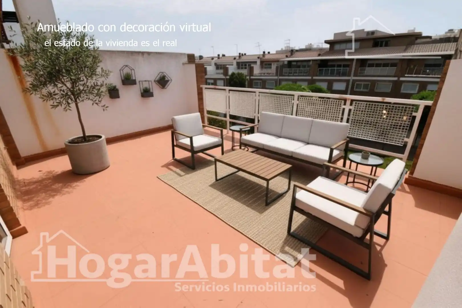 Terrasse von Einfamilien-Reihenhaus zum Verkauf in Burriana / Borriana mit Privatgarten, Terrasse und Möbliert