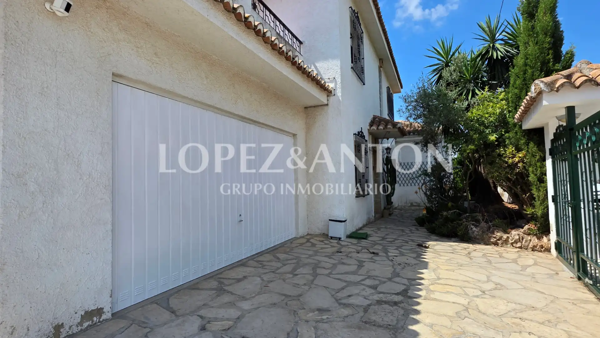 Vista exterior de Casa o chalet en venta en Paterna con Aire acondicionado, Jardín privado y Terraza