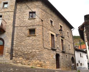 Außenansicht von Haus oder Chalet zum verkauf in Borau mit Parkett, Abstellraum und Möbliert