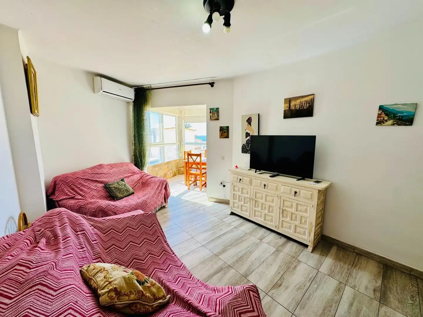 Sala d'estar de Apartament en venda en Torrox amb Aire condicionat, Calefacció i Piscina comunitària