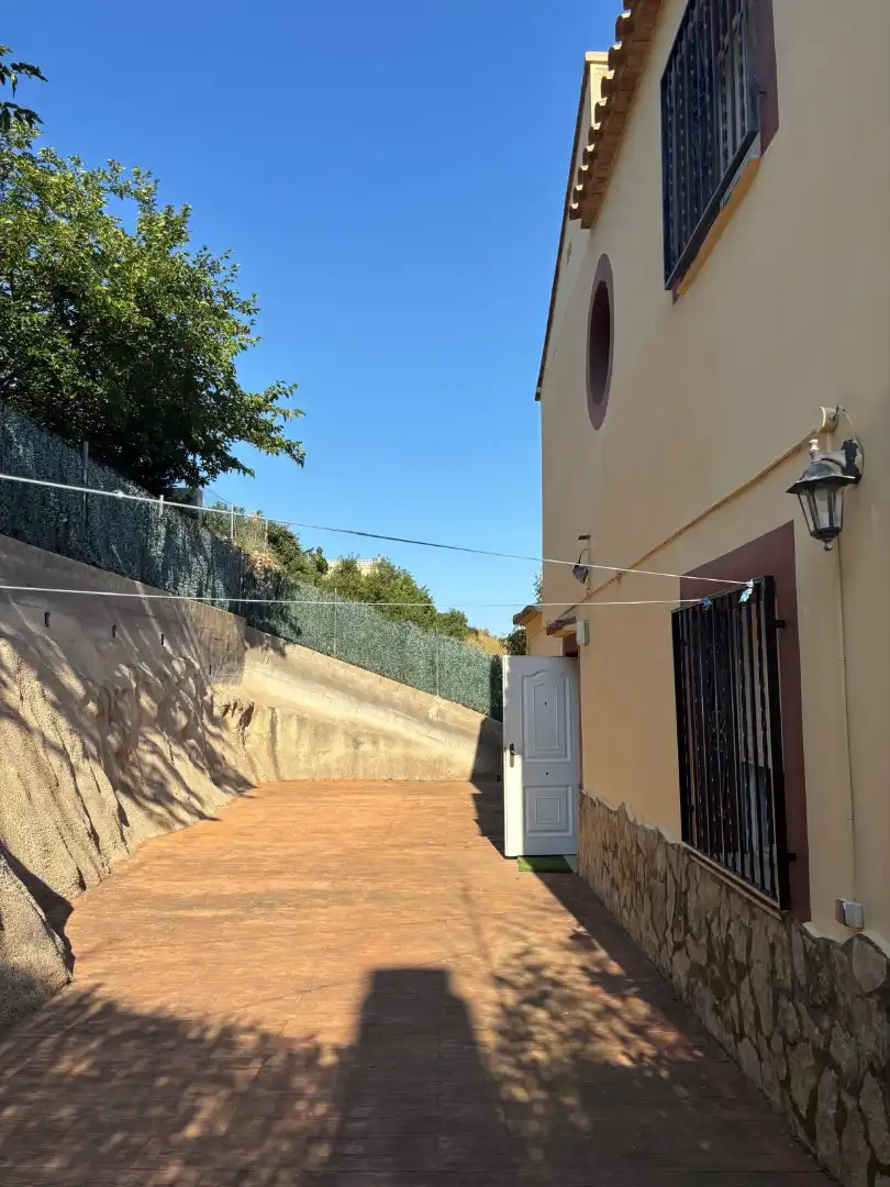 Vista exterior de Casa o chalet en venta en Alginet con Calefacción, Jardín privado y Terraza