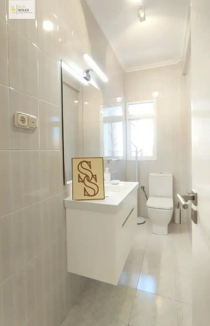 Baño de Piso de alquiler en Santander con Calefacción, Terraza y Amueblado