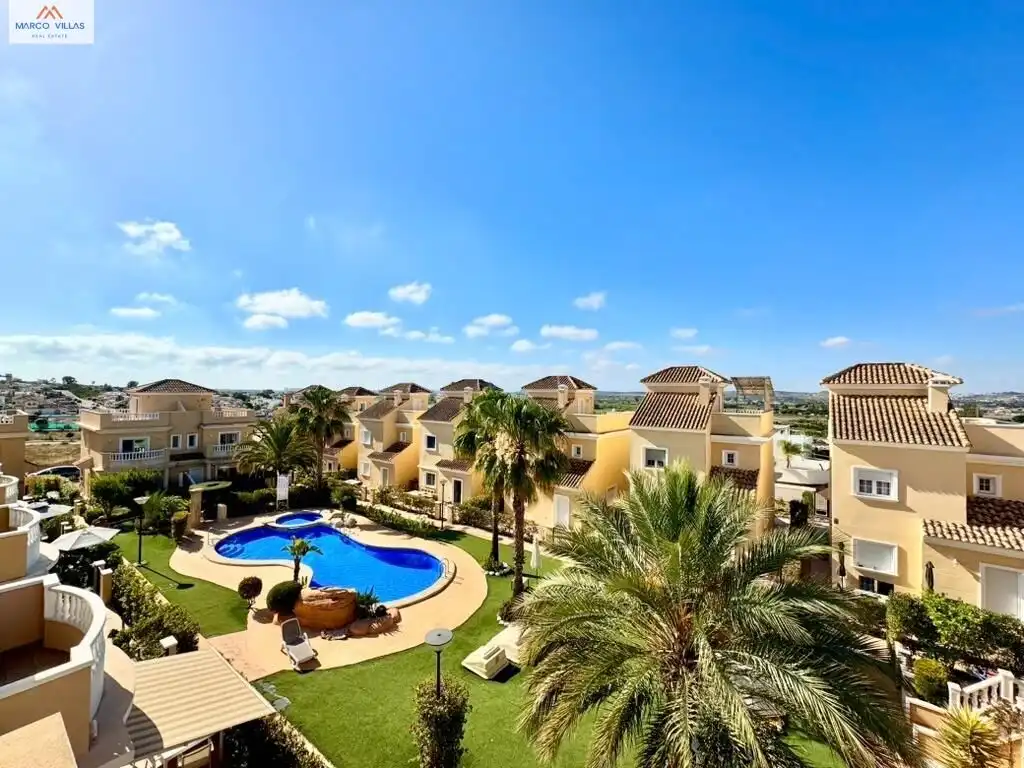 Vista exterior de Casa o xalet en venda en San Fulgencio amb Aire condicionat, Jardí privat i Balcó