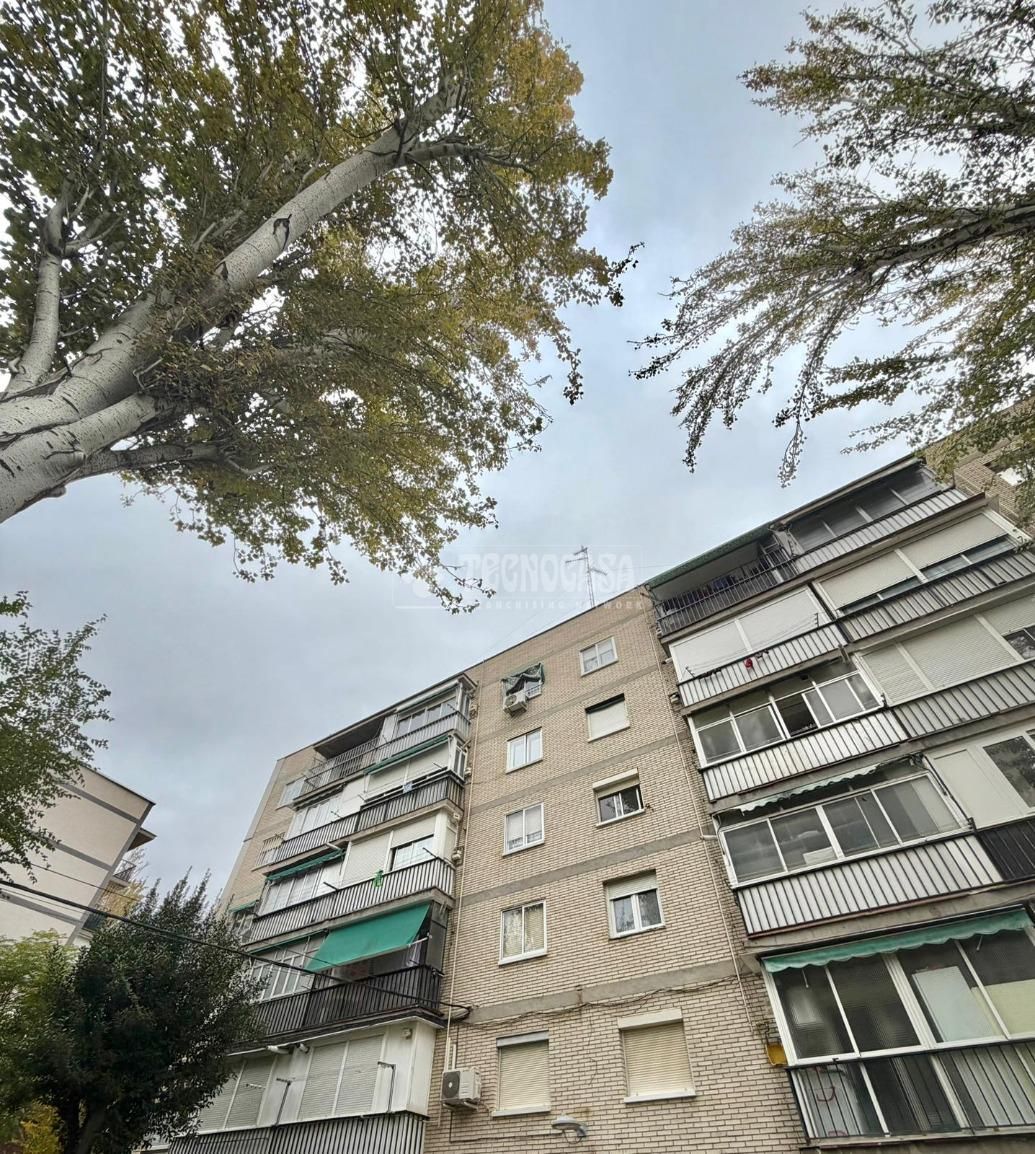 Vista exterior de Pis en venda en Coslada amb Aire condicionat, Calefacció i Terrassa