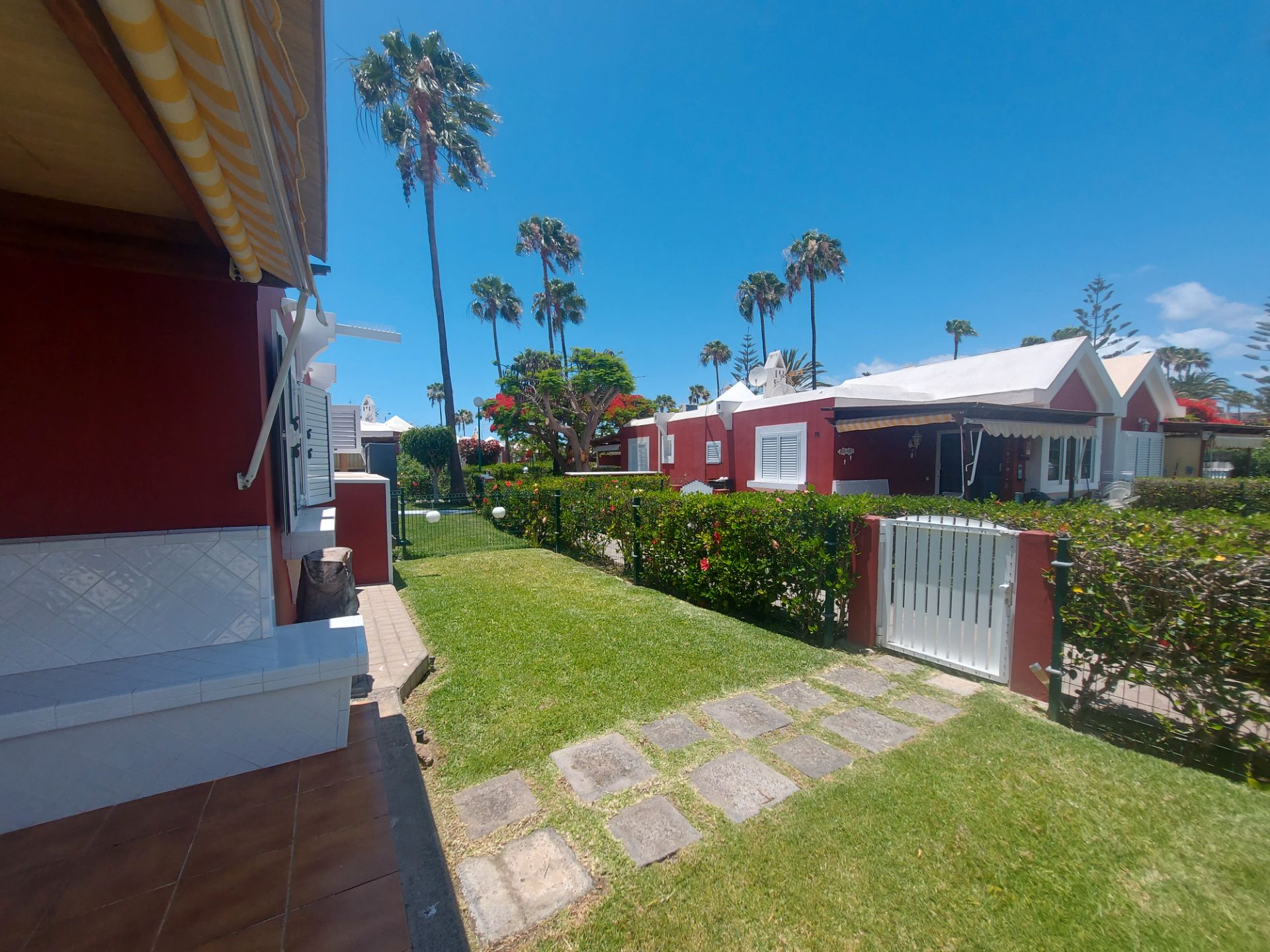 Vista exterior de Casa o xalet de lloguer en San Bartolomé de Tirajana amb Aire condicionat, Calefacció i Jardí privat