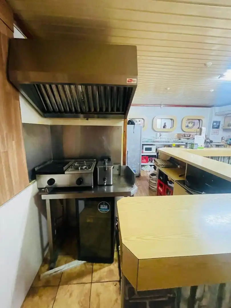Cocina de Local de alquiler en Santa Coloma de Gramenet