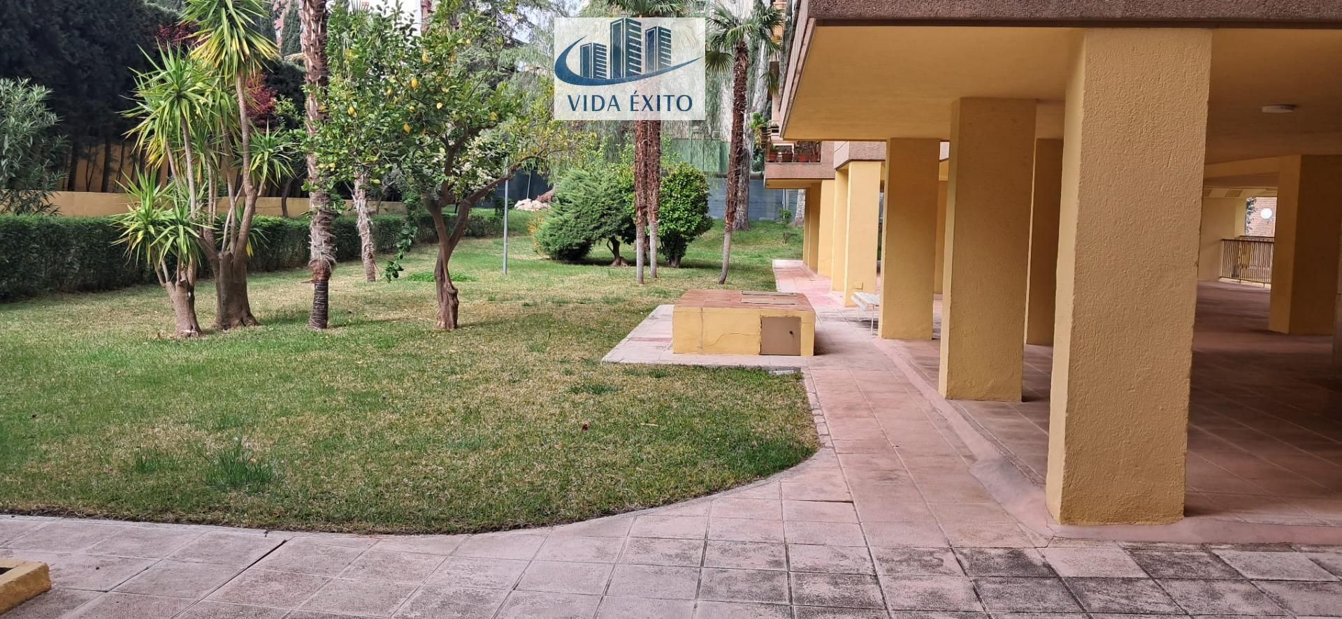 Vista exterior de Piso en venta en  Jaén Capital con Aire acondicionado, Jardín privado y Trastero