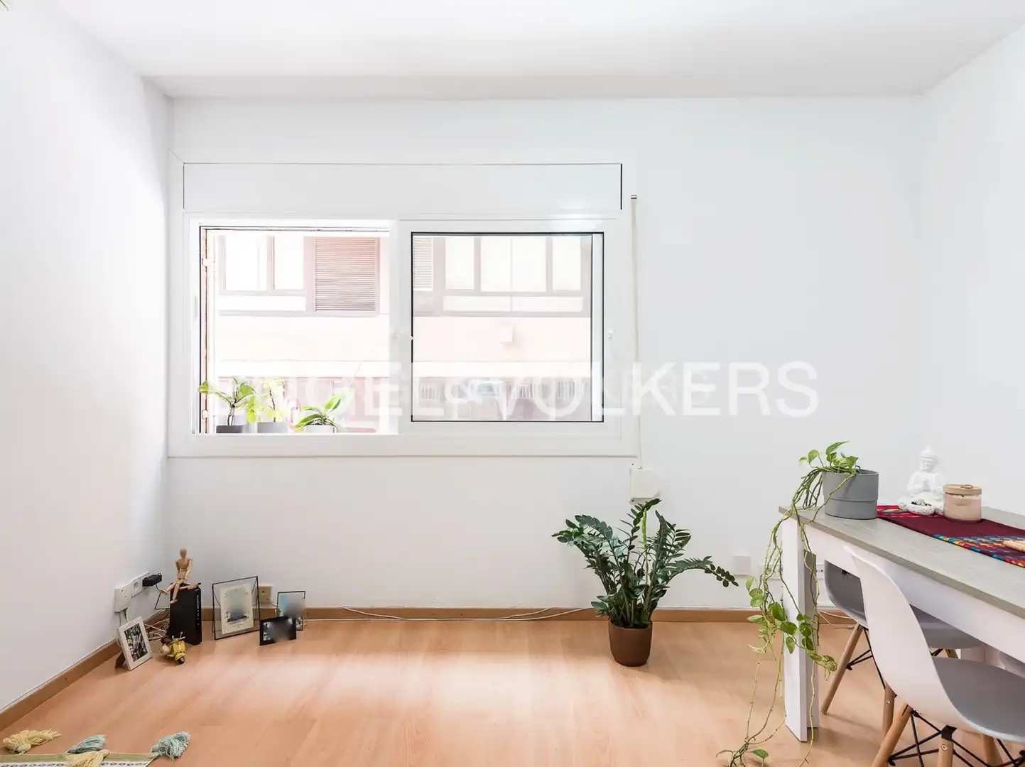 Balcony of Flat for sale in Barcelona  with Air Conditioner and Heating