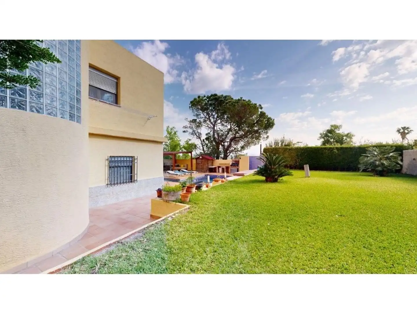 Jardí de Casa o xalet en venda en Riba-roja de Túria amb Aire condicionat, Calefacció i Jardí privat